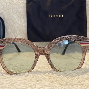 ✨Gucci Women's pink glitter sunglasses✨